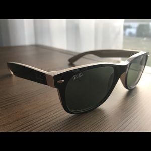 Ray Ban Wayfarer Sunglasses in Black/Cream